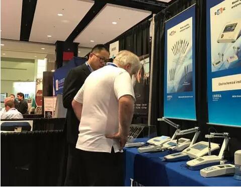 國(guó)外客戶咨詢雷磁水質(zhì)分析儀器